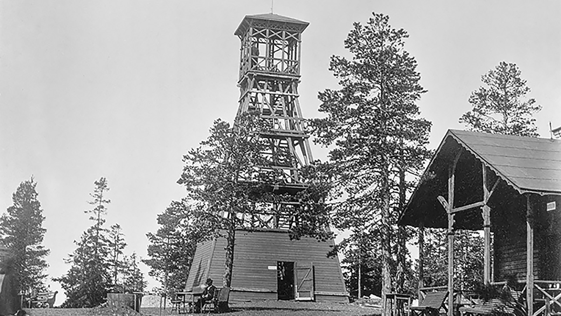 Det första utsiktstornet på Norra Berget. Foto: Sundsvalls museums fotoarkiv.